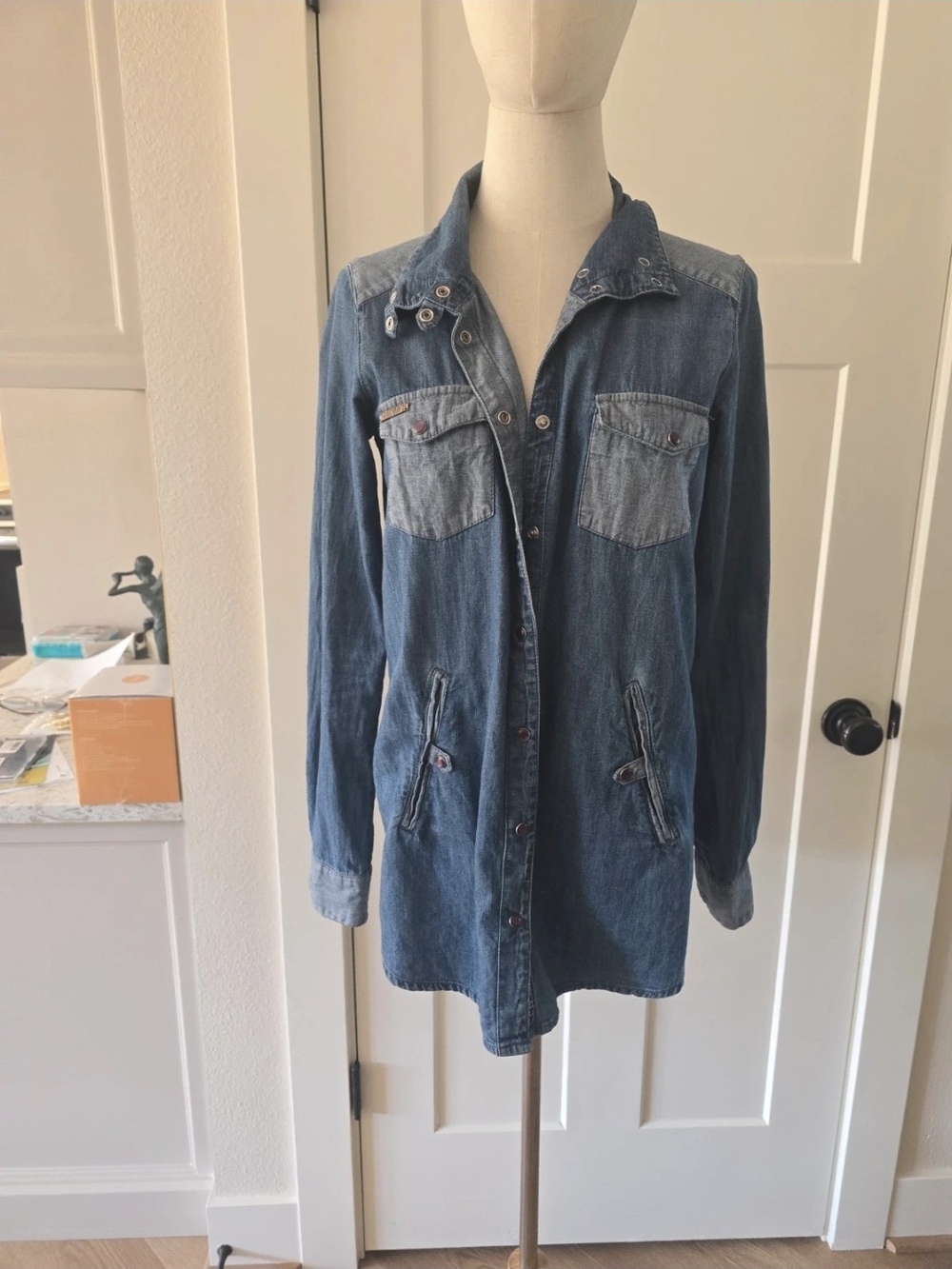 Women’s Casual Denim Shirt Jacket - Blue